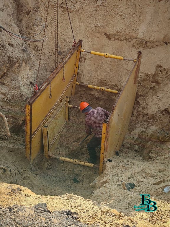 Огромная яма напротив «Короны» в Бресте. Рассказываем, в чем дело