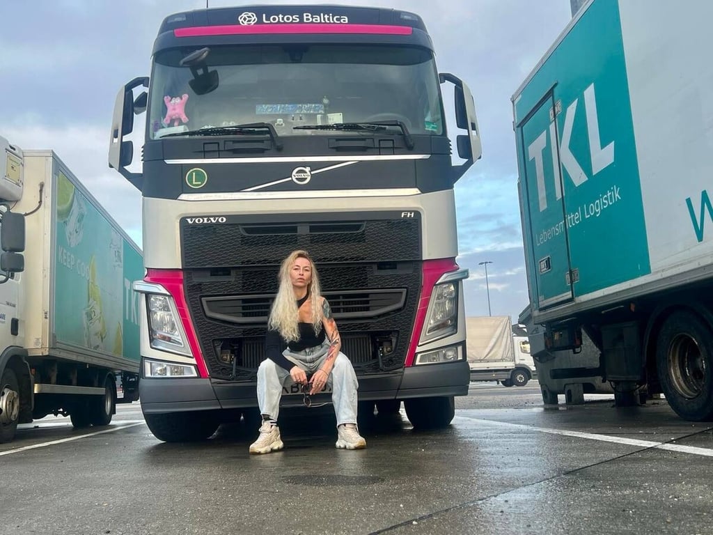 Белоруска три года дальнобоит по Европе, занимается спортом и... не теряет груз!