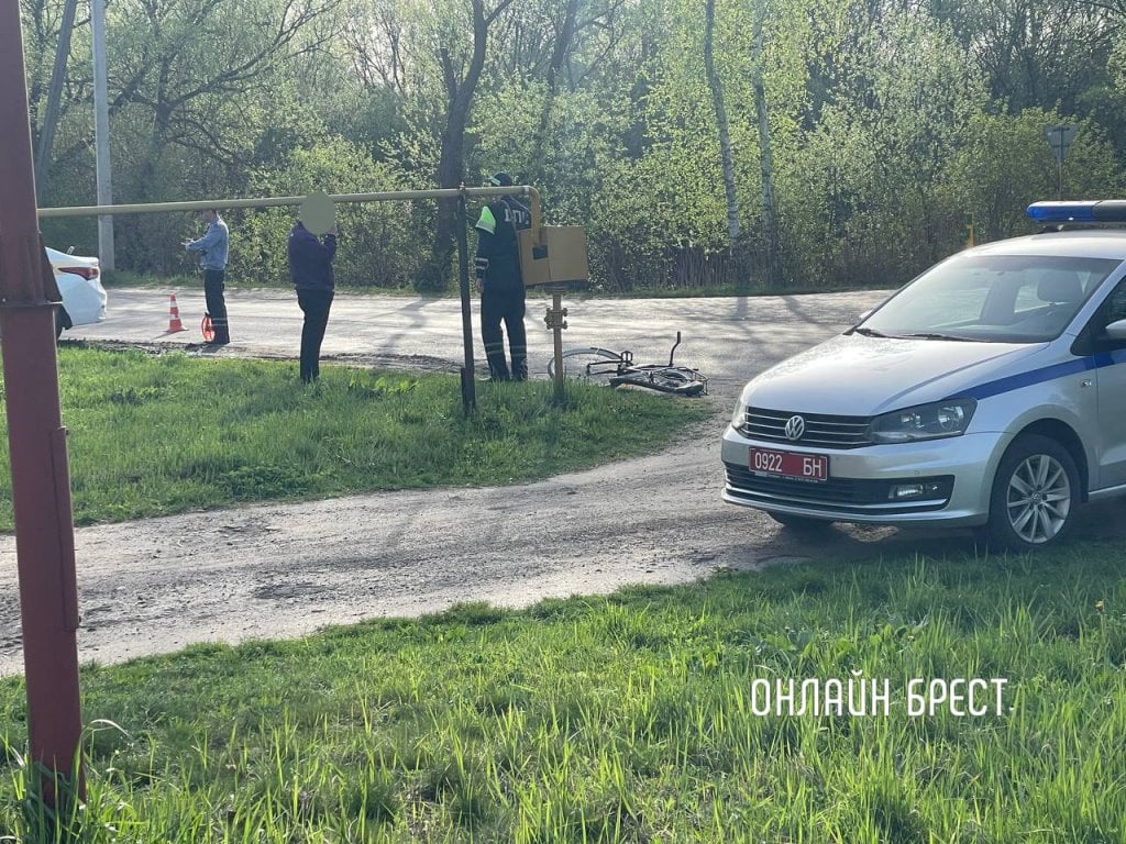 В Бресте таксист сбил велосипедиста