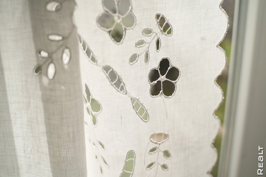 Белоруска восстанавливает родовое гнездо в глухой деревне у реки