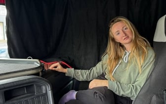 «Один тратит примерно €300, а со мной — €1 800!» Белоруска о расходах и заработке мужа-дальнобойщика