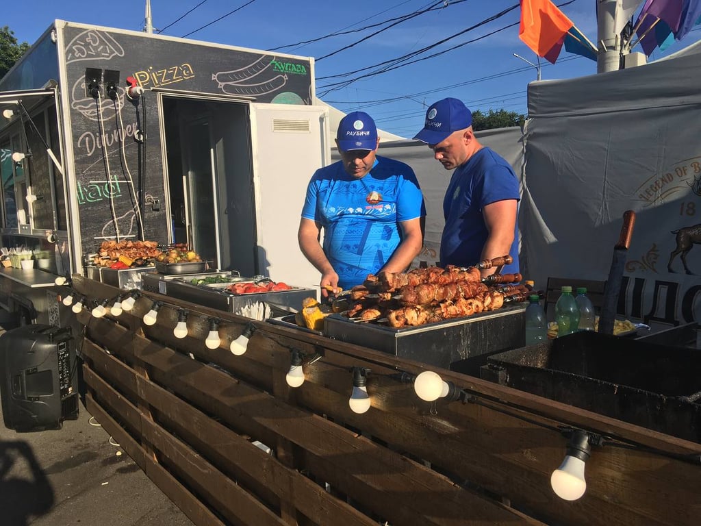Фастфуд на «Славянском базаре в Витебске». Фото ННВ