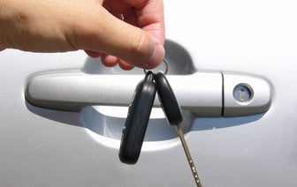 В Скиделе мастер СТО решил покататься на чужом авто — что было дальше