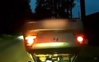Пьяный водитель перевернулся, пытаясь уйти от преследования ГАИ — видео