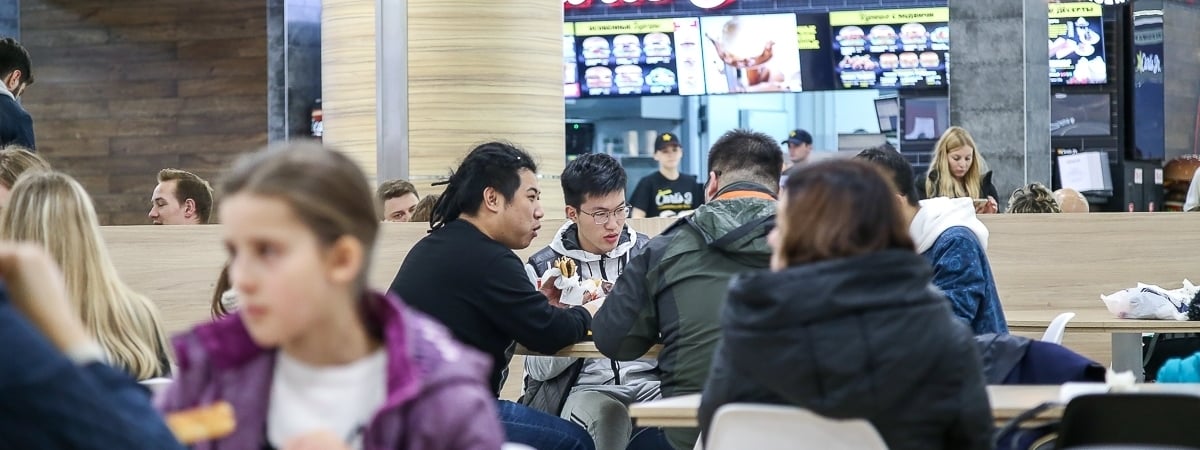 Санэпидслужба проверила фудкорты Минска. Какие нарушения нашли на 70% объектов?