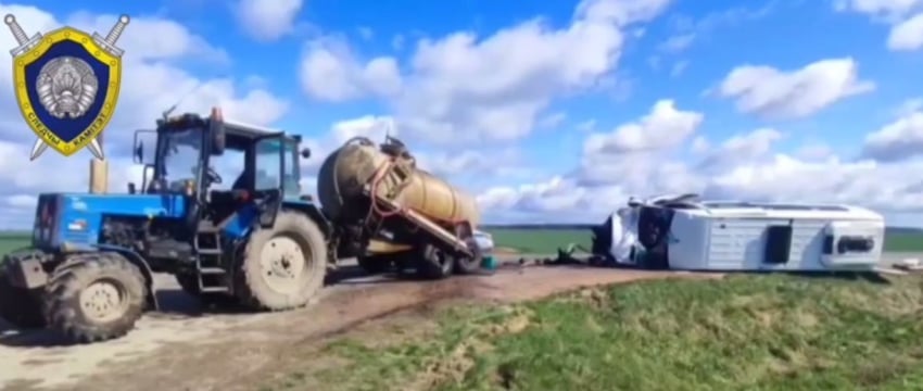 В ДТП с маршруткой пострадали 10 человек