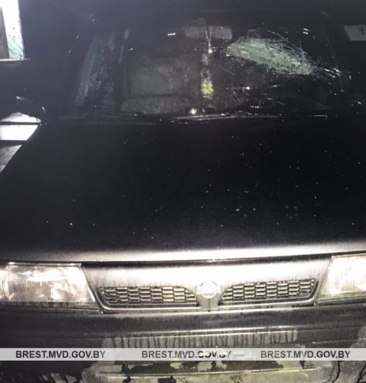 Житель Барановичей разбил машины якобы из-за злости на выступивших у него дома артистов