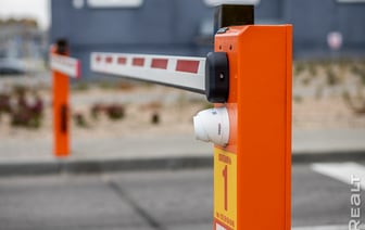 В Гомеле Госконтроль взялся за нелегальные шлагбаумы