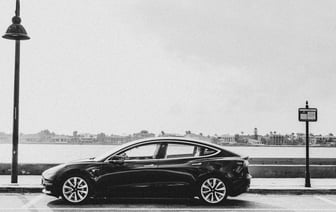 Tesla в 2025 году начнет использовать человекоподобных роботов