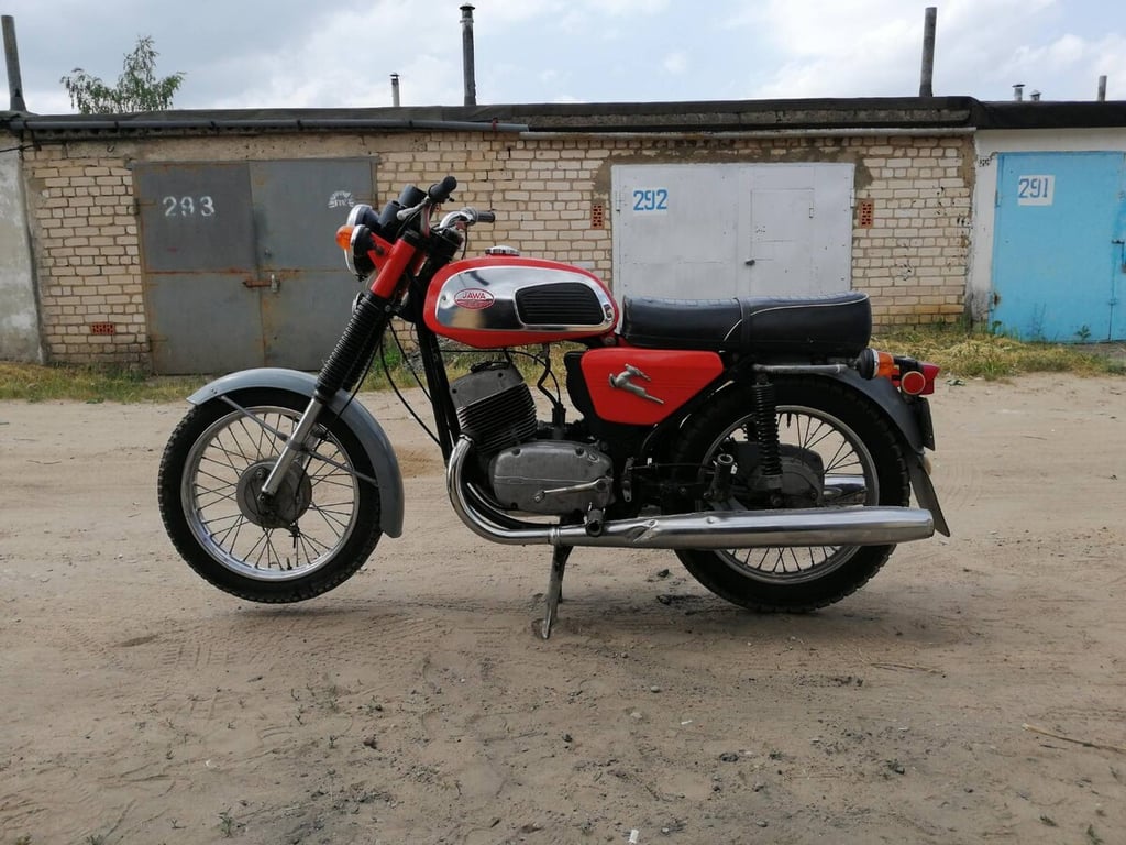 Житель Брестской области несколько лет восстанавливал чехословацкую Jawa 634. Посмотрите, что у него получилось