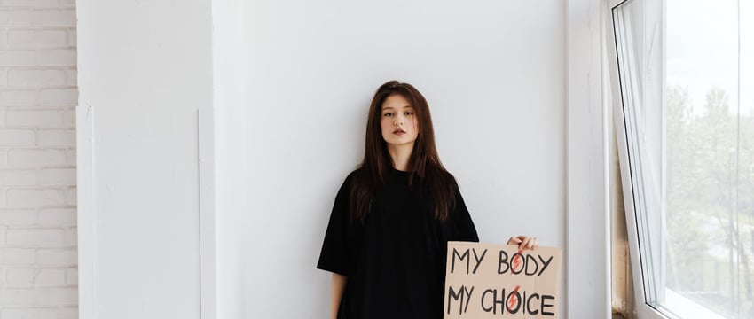 В Пинске обнаружили заброшенный питомник с собаками