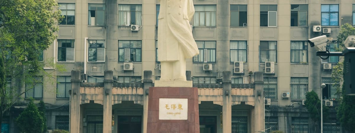 Китай рассматривает возможность ослабить юань из-за возможной торговой войны Трампа