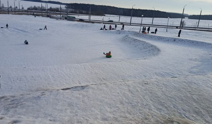 6-летняя девочка в Гродно серьезно пострадала, катаясь на тюбинге