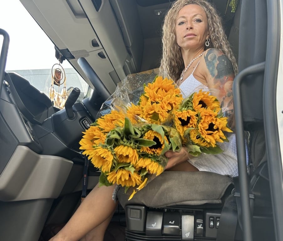 Белоруска три года дальнобоит по Европе, занимается спортом и... не теряет груз!