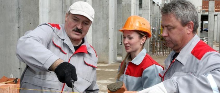 Лукашенко поздравил строителей с профессиональным праздником