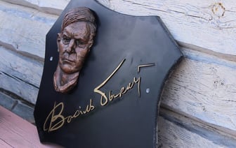 У властей Гродно нет денег на памятную табличку в честь Василя Быкова — горисполком