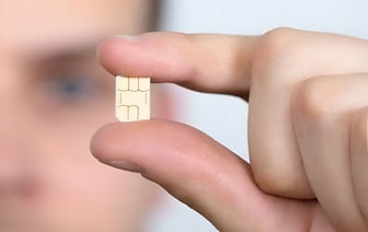 Белорусам стали приходить уведомления о просроченных SIM-картах. Что нужно знать?