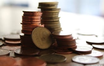 «Вообще уже обалдели!» Семья год собирала монеты, но столкнулась с непредвиденным моментом, когда решила обменять их в банке на банкноты