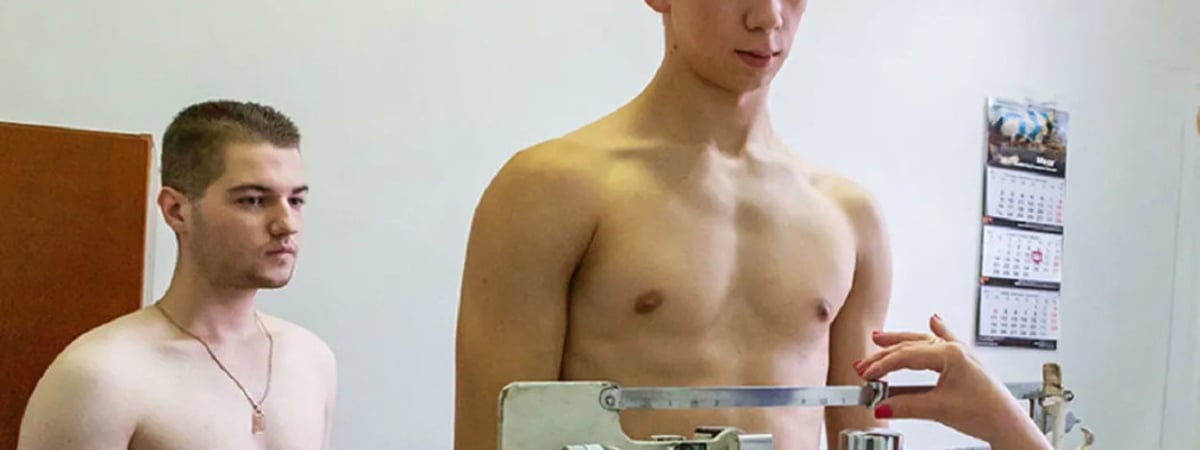 Военкомат "накрутил" призывнику вес, чтобы сделать его годным к службе