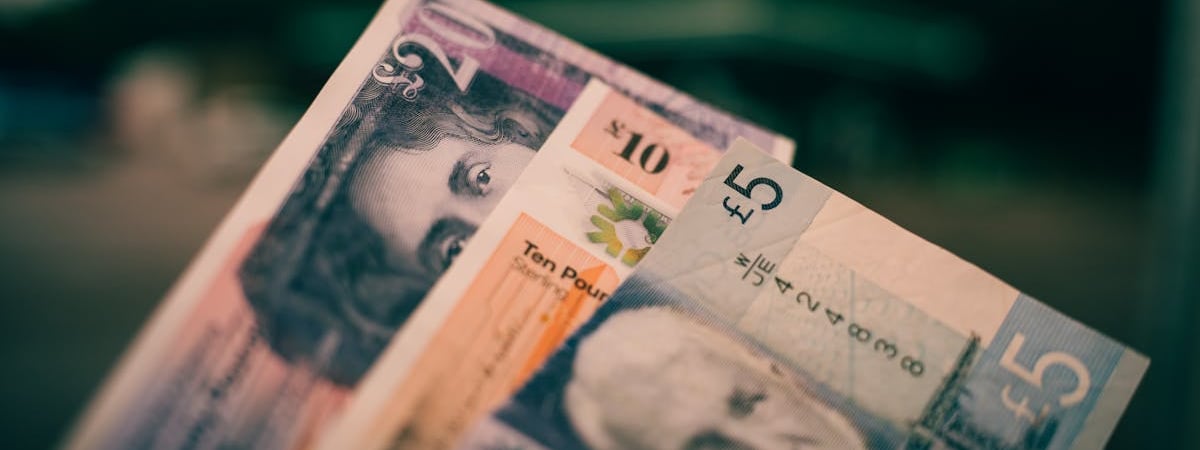 Белорусский рубль снизился к доллару на БВФБ