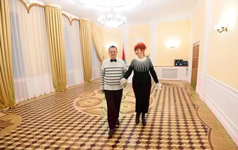 Ей 66, ему 70. Танцы в парке Гомеля довели до загса