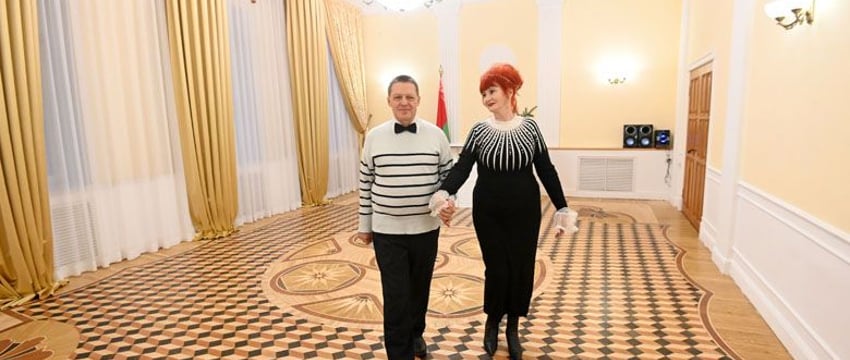 Ей 66, ему 70. Танцы в парке Гомеля довели до загса
