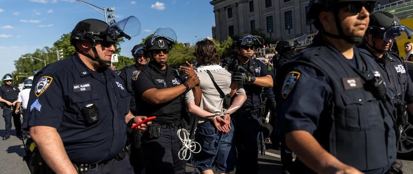Полиция США задержала десятки участников пропалестинской акции протеста у бруклинского музея.