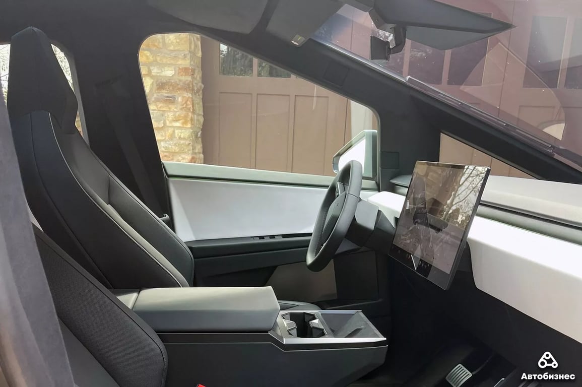 Салон Tesla Cybertruck