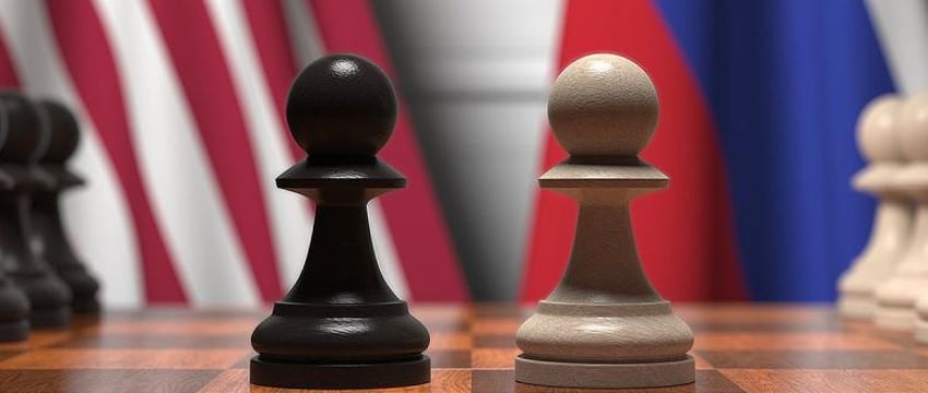 "Голая вечеринка" – инструмент агрессии США, заявил советник Шойгу
