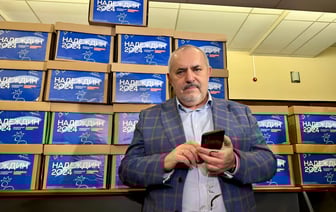 «Моя гордость» – Надеждин сдал 105 тысяч подписей в ЦИК РФ