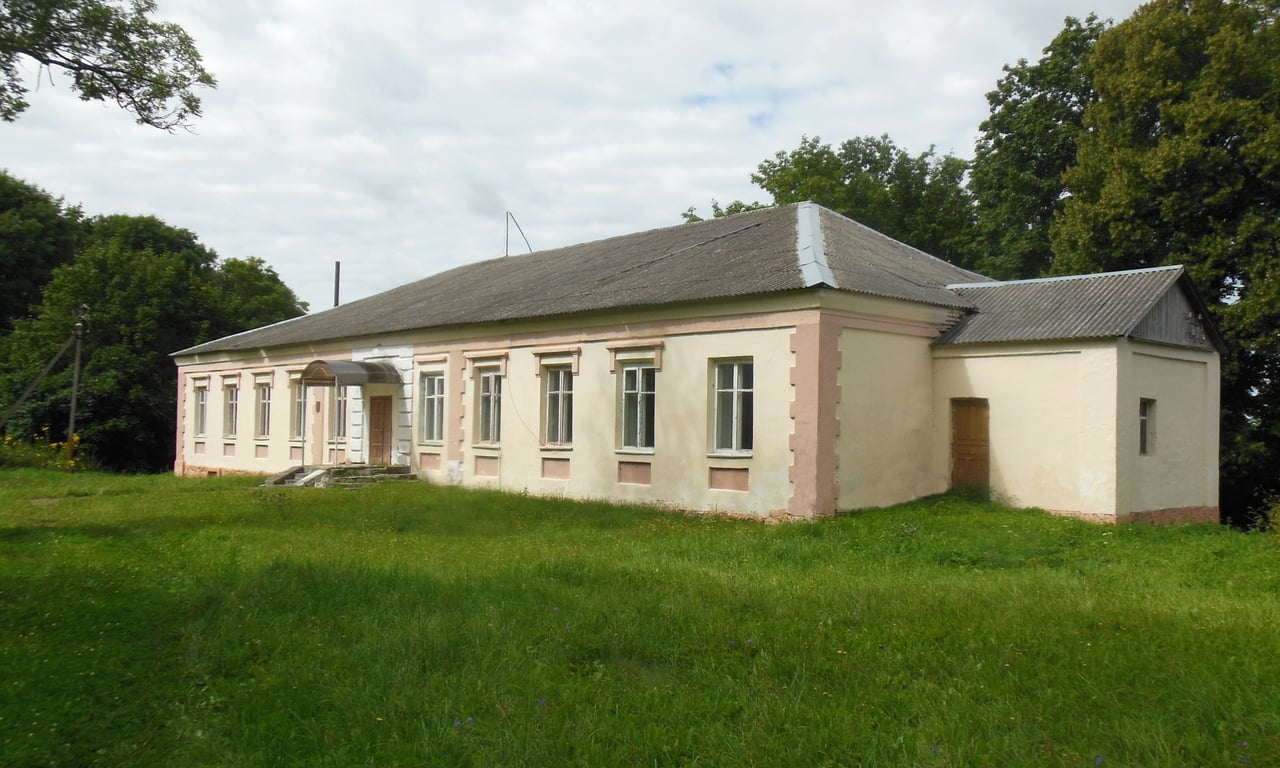 Старинную усадьбу XIX века в Бешенковичском районе продали за 35 долларов