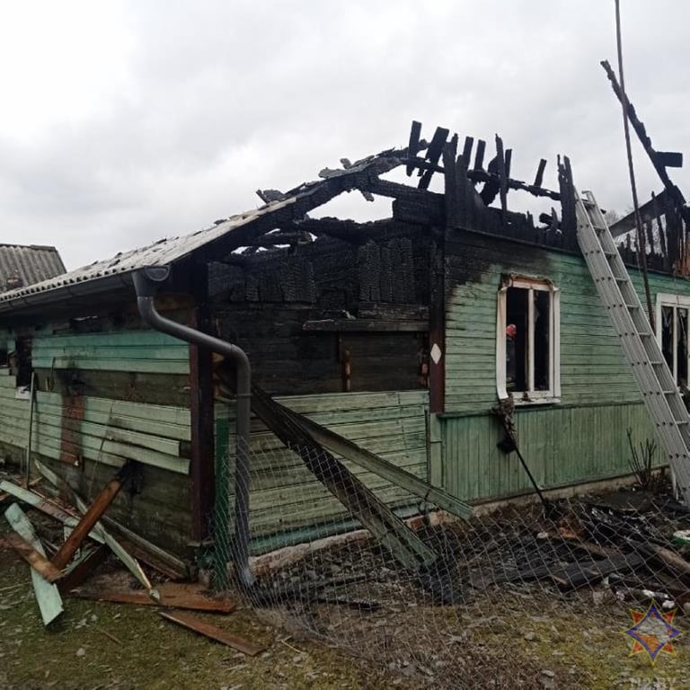 В Кобринском районе на пожаре погиб мужчина. Видео с места происшествия
