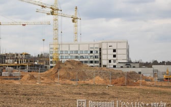Фотофакт. Посмотрите, как строят новую больницу на Вишневце в Гродно