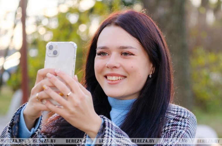 Девушка из Брестской области работает ветеринаром в сельхозпредприятии и снимает популярные видео