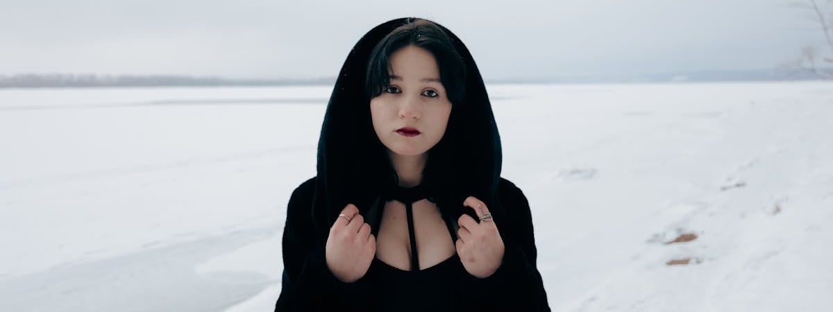 Крупнейший производитель одежды в России закрывает фабрики из-за оттока кадров на войну