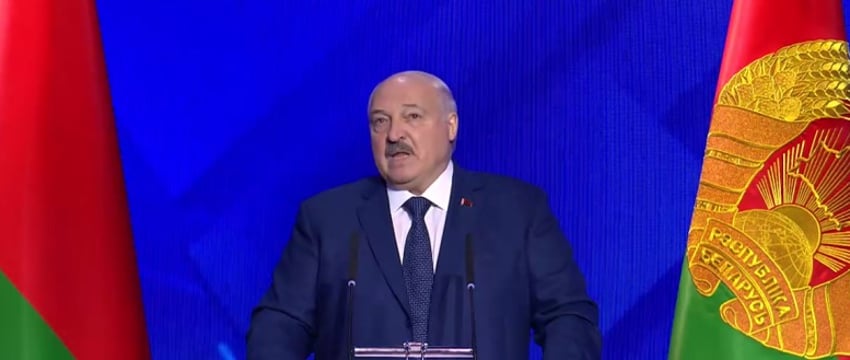 Лукашенко рассказал, как ему звонили украинские генералы