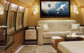 Как выглядит изнутри крупнейший личный самолет в мире