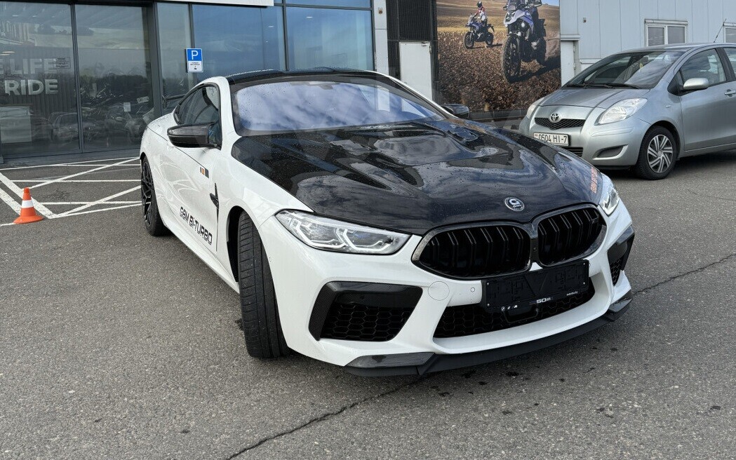 В Беларуси продают эксклюзивный BMW M8. Сколько просят за авто?
