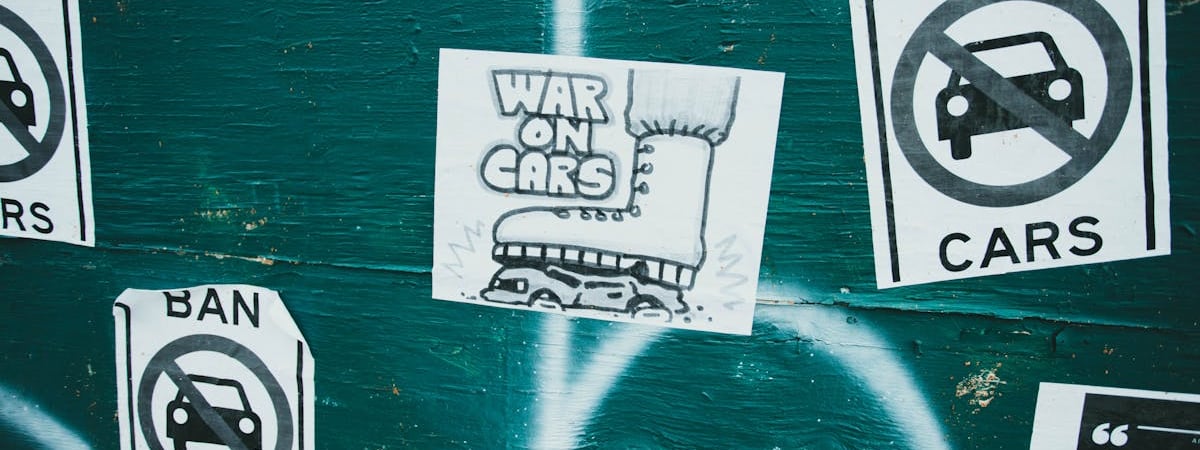 Власти Беларуси еще на полгода продлили запрет на вывоз отдельных промтоваров