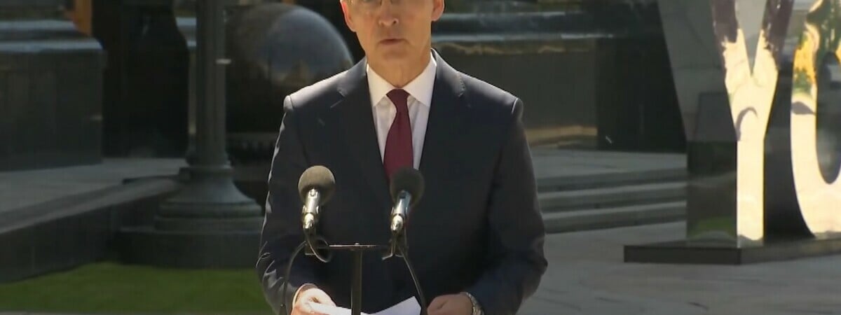 Столтенберг прилетел в Киев: Законное место Украины — в НАТО