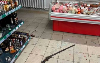 В Барановичским районе неизвестный мужчина зашел с ружьем в магазин и попытался его ограбить