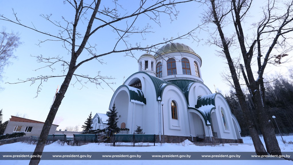 Лукашенко предупредил о непростом 2024 годе с тренировками на белорусах