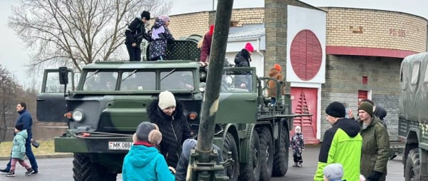 Выставка военной техники в Бресте