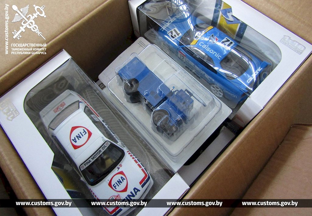 На границе с Польшей задержали партию коллекционных моделей авто