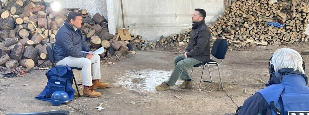 «Нет времени слушать чушь собачью» – Зеленский ответил Трампу, Путину и Карлсону с линии фронта