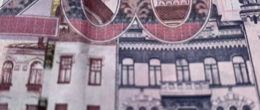 Минтруда пояснило, почему в целом зарплата у мужчин выше, чем у женщин