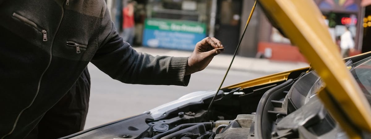 В России во время показательных выступлений машина ГИБДД рухнула на голову инспектора — Видео