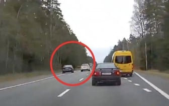 Видео опасного обгона на дорогах Беларуси