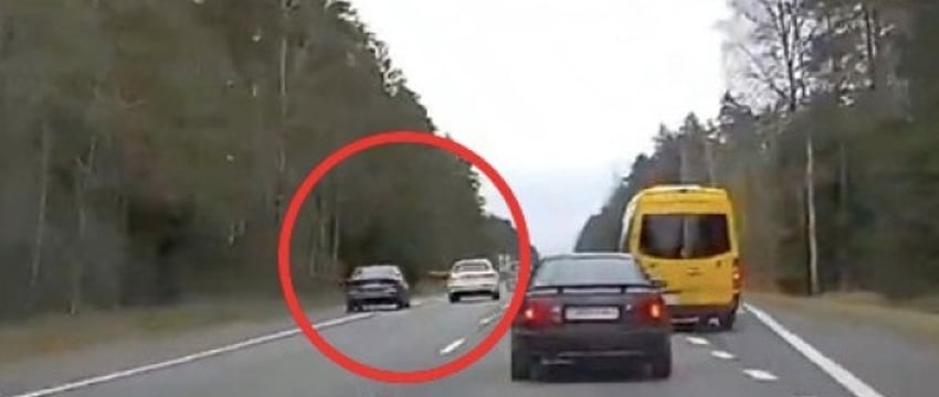 Видео опасного обгона на дорогах Беларуси