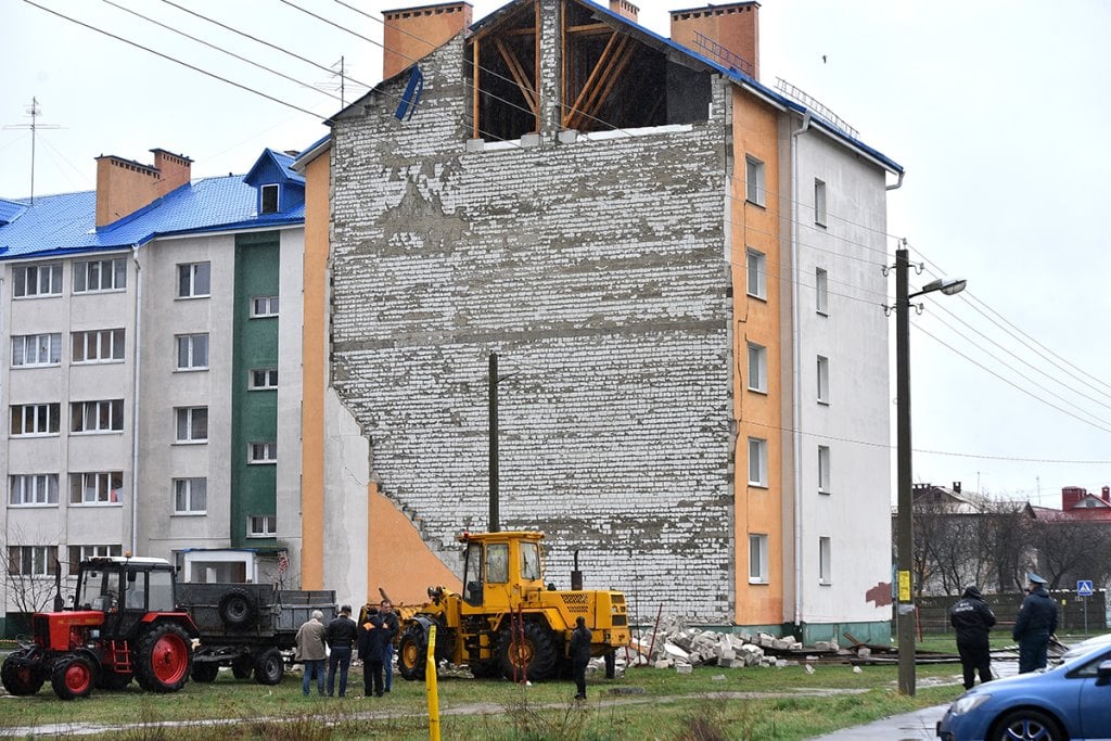 В доме под Гомелем обрушилась стена